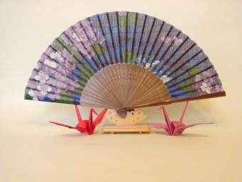 ���₩�ȋM���Ƀs�b�^���B�~�J�̎����ɂЂ�����ƍ炭�A�W�T�C���B