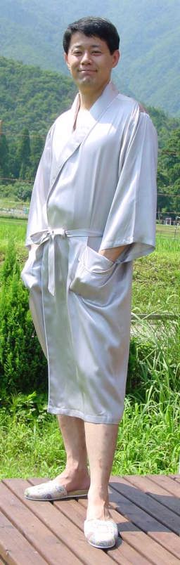 ������胊���b�N�X�^�C���ɁA�V���N�o�X���[�u�@�V���o�[�@���܎�܂̃t�[�e�B�G�u�����h������i���m���ň��S�ł��B�V���N�o�X���[�u�̓t�[�e�B�G�ŁB�@���̓��A�h�V�̓��A���a�����v���[���g�ɍœK�ł�