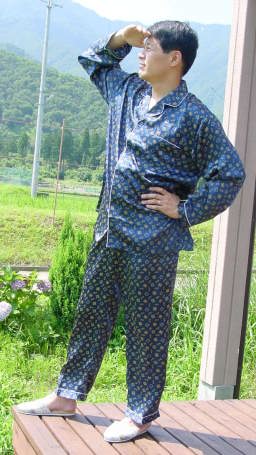 ���̓��̃v���[���g�ɁA�h�V�̓��̂��j���Ƀt�[�e�B�G�u�����h�̃V���N�p�W���}�@�����撣�邨������ɕ��̓��̃v���[���g�Ƃ��āA��D���Ȕގ��Ƀ`���R���[�g�ƈꏏ�Ƀo�����^�C���̑��蕨�Ƃ��āA��D���Ȃ����������Ɍh�V�̓��̃v���[���g�ɍœK�ł���B