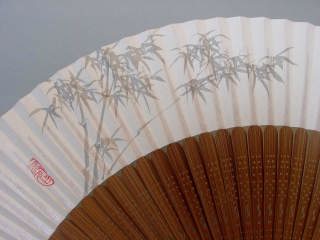 �����菑����q�@�|�@�l�C���i�ł��B�@�h�B�̐�q�G�t����{��{���J�ɕ`���܂����B�h�B�����S�I���W�i�������菑����q