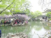 留園−中国四大名園のひとつです。古い庭園で建物の朽ち果てている様が年月を感じさせてくれます。